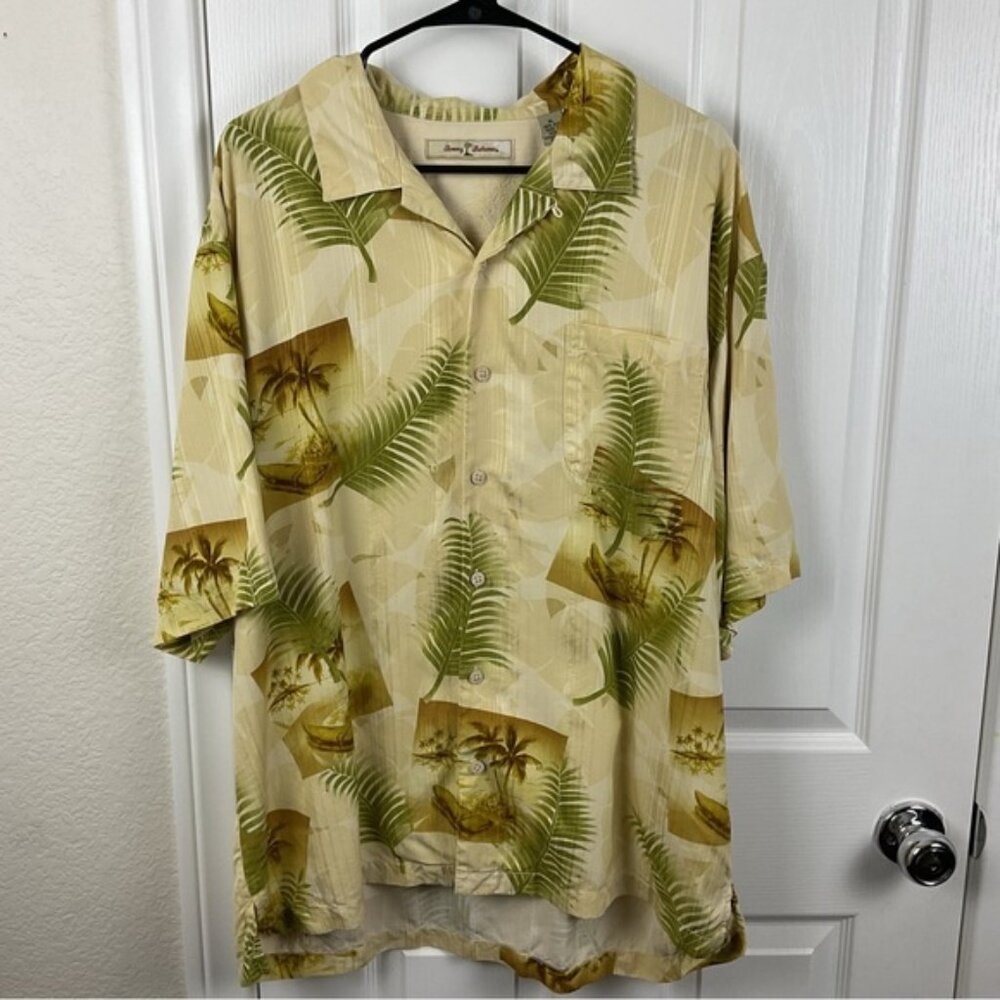 Pre-Owned Tommy Bahama Yellow Floral Short Sleeve Silk Button Up Shirt, Size XL